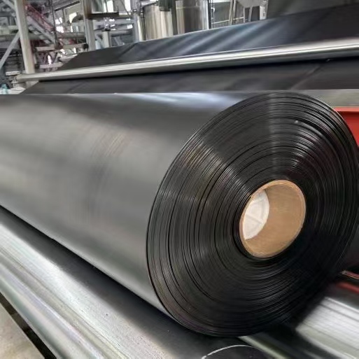 غشاء البولي إيثيلين عالي الكثافة (HDPE) لمشاريع التعدين: مقاومة كيميائية ومتانة يمكنك الوثوق بها