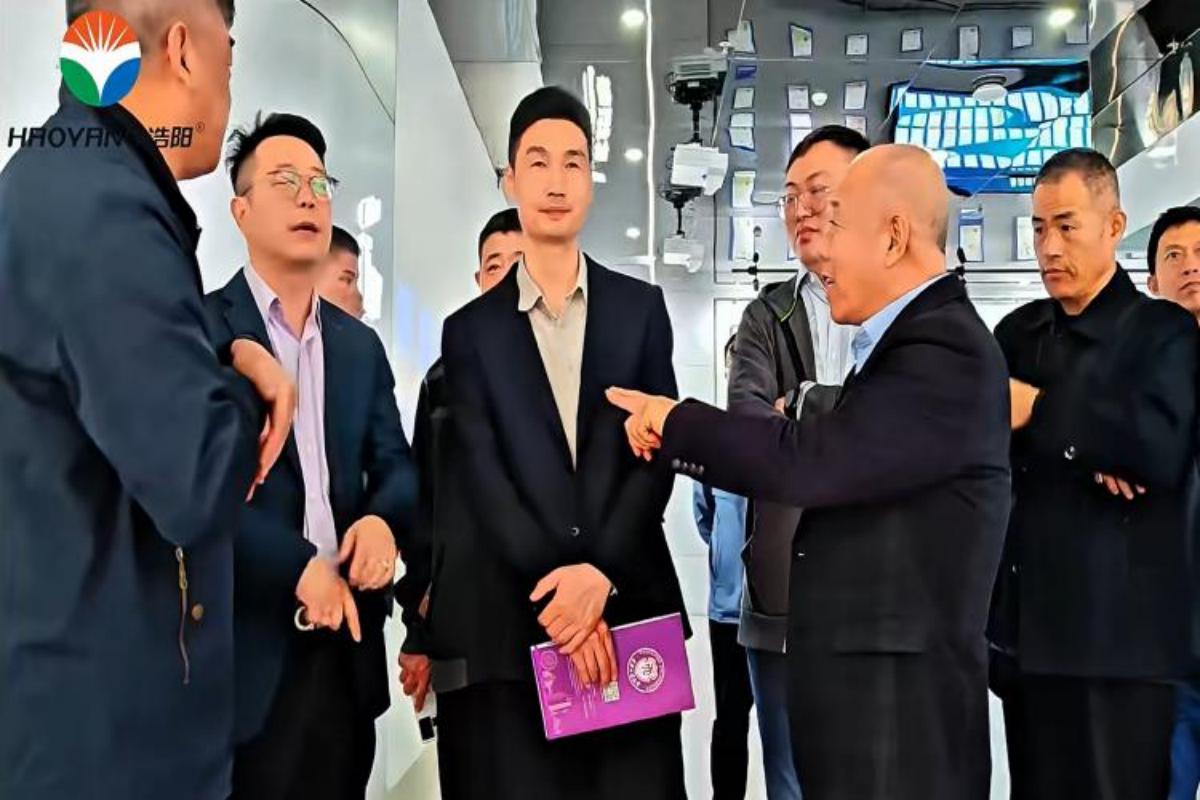 Antiguos alumnos de la Universidad Politécnica de Tianjin visitan Haoyang Environmental: forjando nuevas vías de integración entre la industria, la universidad y la investigación.jpg Antiguos alumnos de la Universidad Politécnica de Tianjin visitan Haoyang Environmental: forjando nuevas vías de integración entre la industria, la universidad y la investigación.jpg