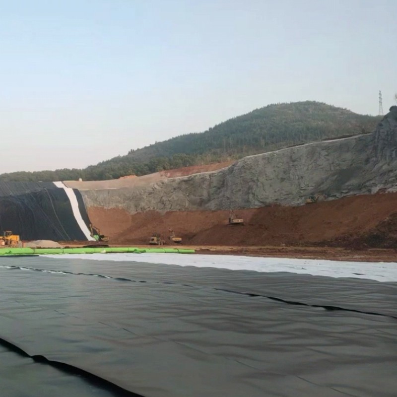 Lapisan Geomembran untuk Penggunaan di Tempat Pembuangan Sampah