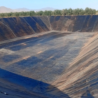 بطانة من البولي إيثيلين عالي الكثافة بسماكة 60 مل