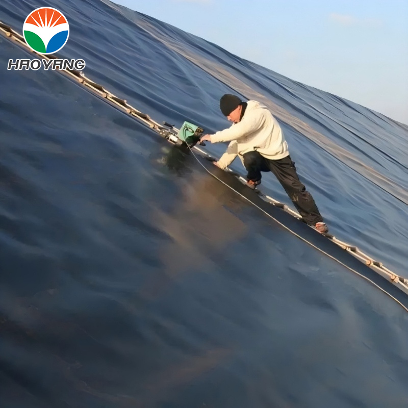 غشاء أرضي من البولي إيثيلين عالي الكثافة (HDPE) لمنحدرات مكبات النفايات